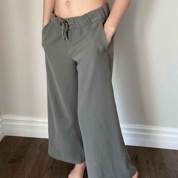 Lululemon flares - Picture 5 of 5
